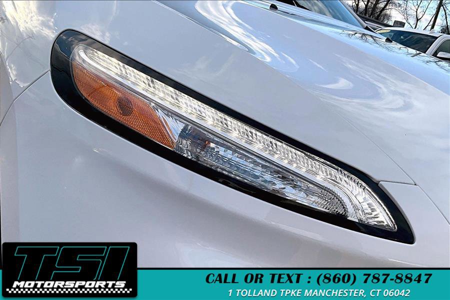 Used 2016 Jeep Cherokee Latitude w/ Cold Weather Group image 29