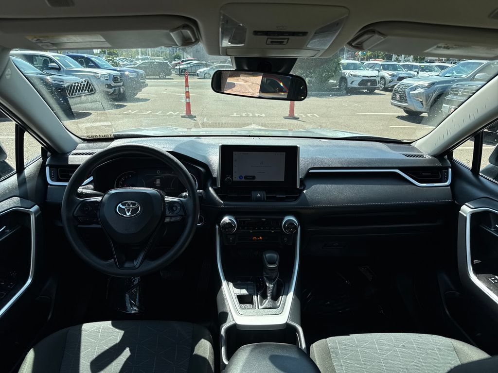 Used 2025 Toyota RAV4 XLE AWD/4WD image 11