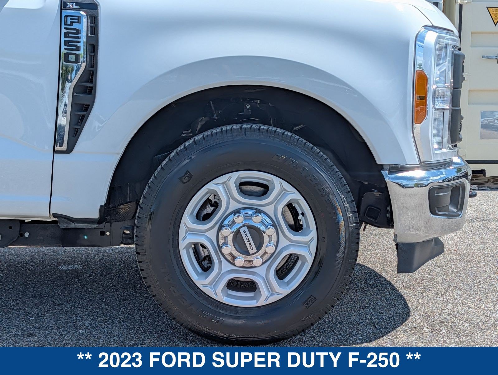 Certified 2023 Ford F250 XL w/ XL Chrome Package RWD image 12