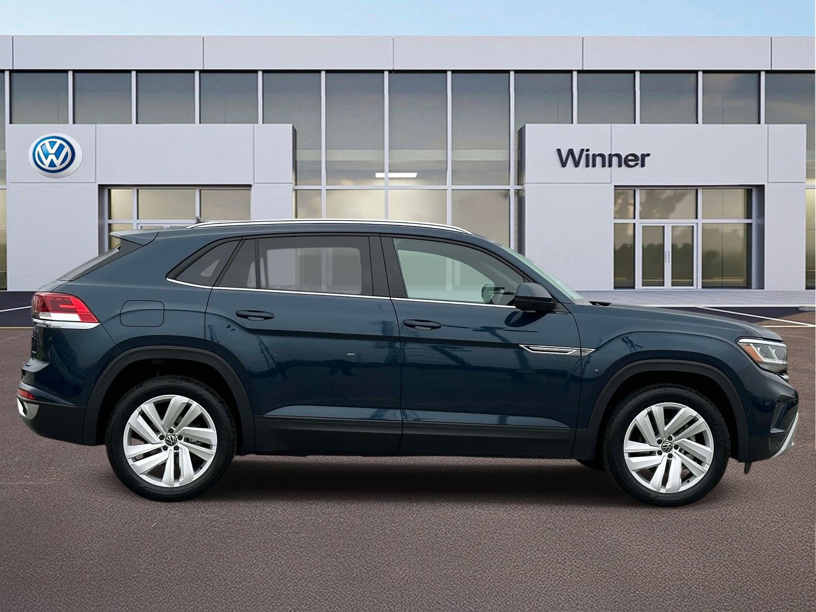 Used 2023 Volkswagen Atlas Cross Sport SE w/ Panoramic Sunroof Package image 6