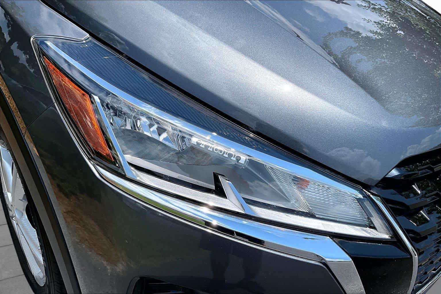 Used 2023 Nissan Kicks S FWD image 27