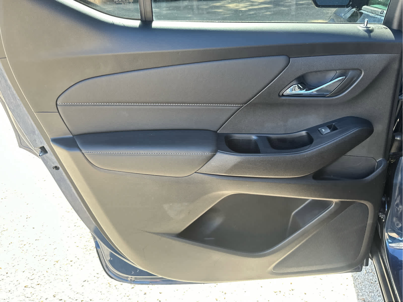 Used 2022 Chevrolet Traverse LT image 46