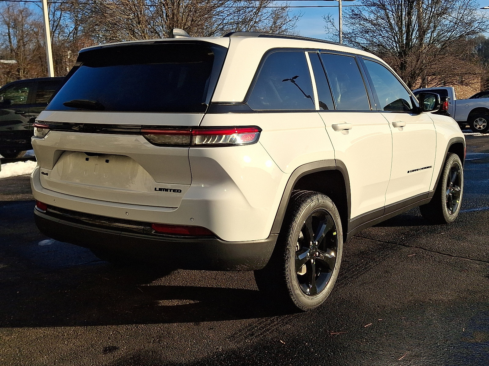 New 2025 Jeep Grand Cherokee Limited w/ Black Appearance Package image 6