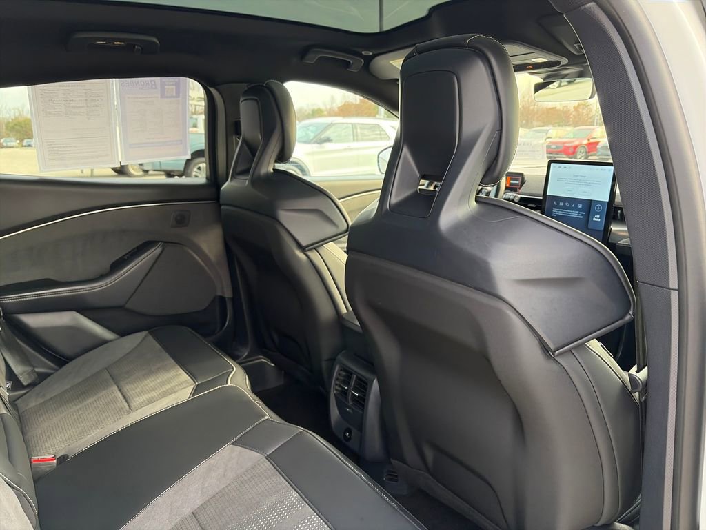 Used 2025 Ford Mustang Mach-E GT AWD/4WD image 36