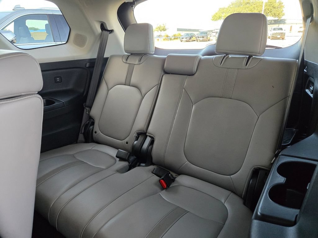 Used 2024 Honda Pilot Touring image 16