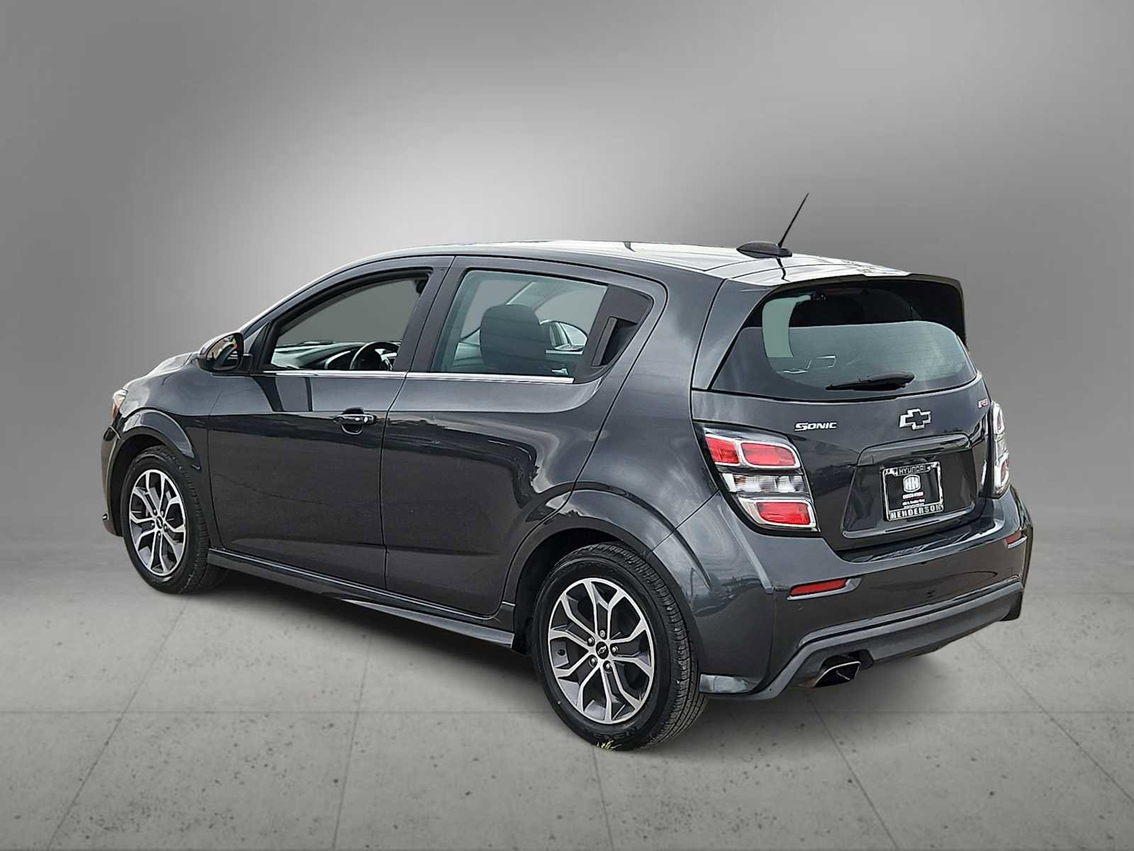 Used 2020 Chevrolet Sonic LT w/ Convenience Package image 6