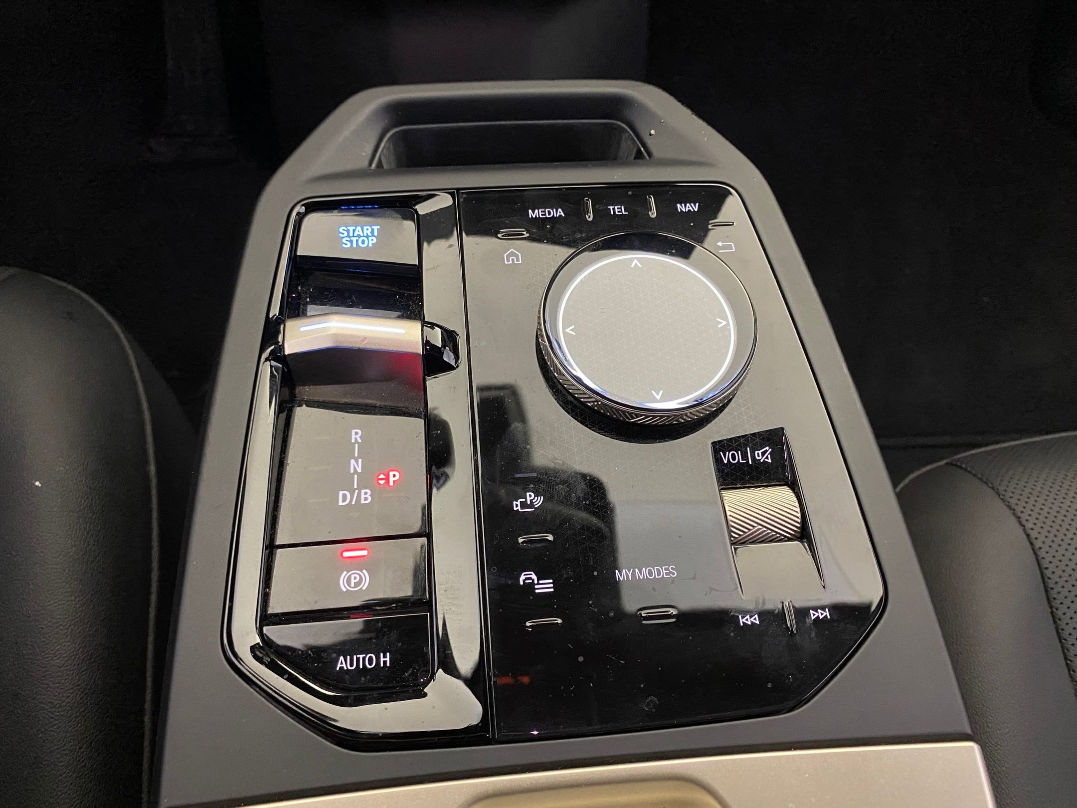 Certified 2024 BMW iX xDrive50 w/ Premium Package image 15