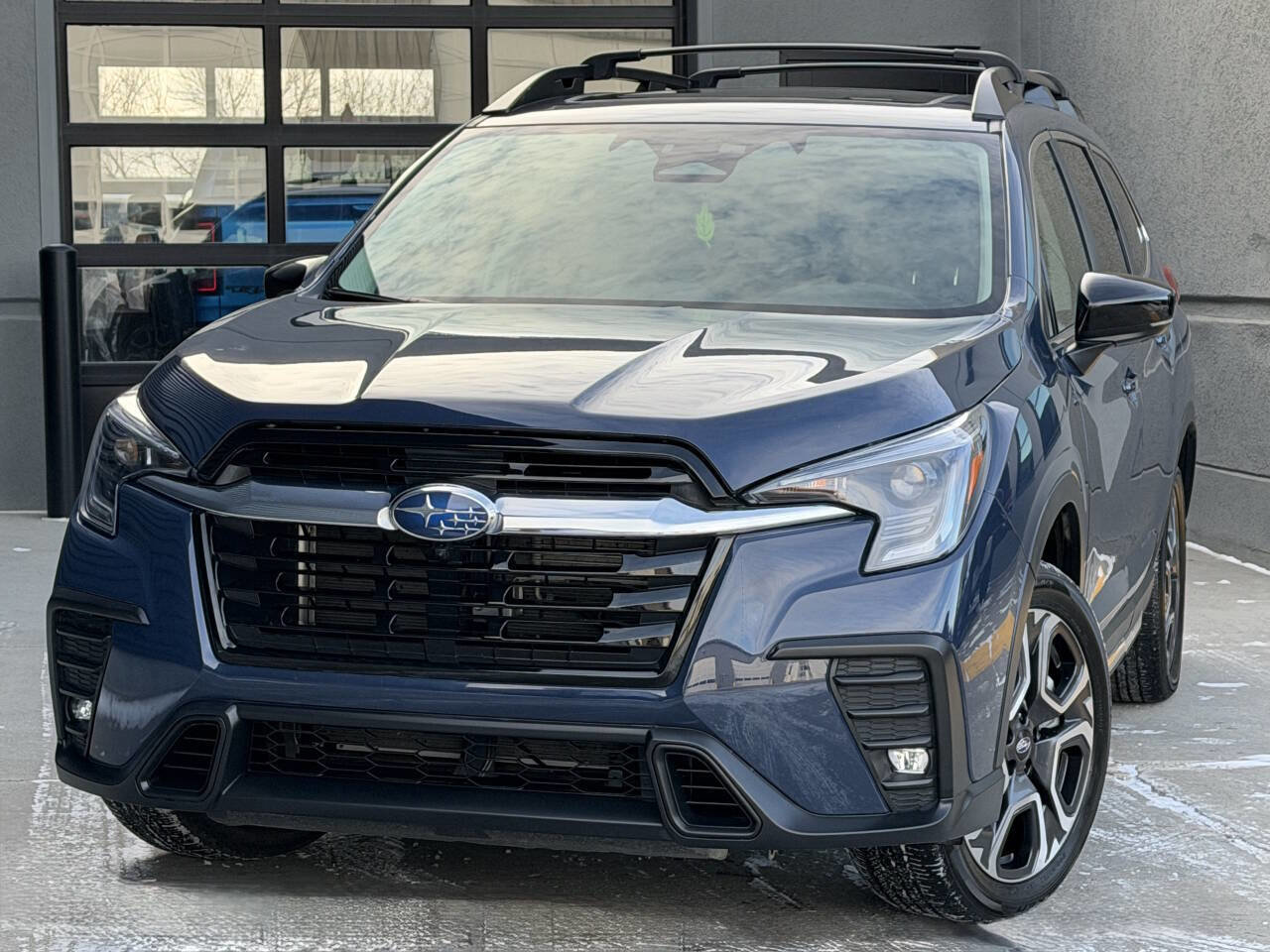 Used 2024 Subaru Ascent Limited w/ Technology Package image 3