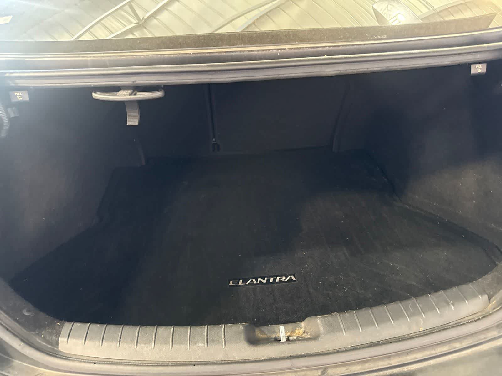 Used 2018 Hyundai Elantra Value Edition w/ Cargo Package FWD image 12
