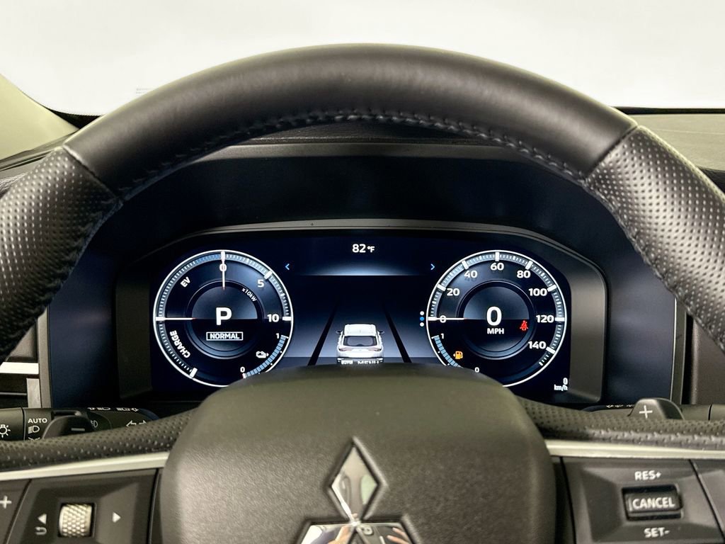 Used 2023 Mitsubishi Outlander 4WD Plug-In Hybrid image 10