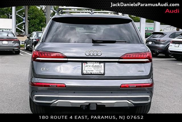 Used 2023 Audi Q7 2.0T Premium w/ Convenience Package AWD/4WD image 4