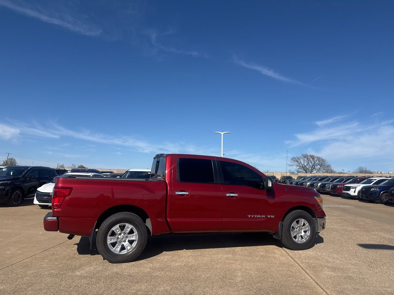 Used 2019 Nissan Titan SV w/ SV Convenience Package image 23