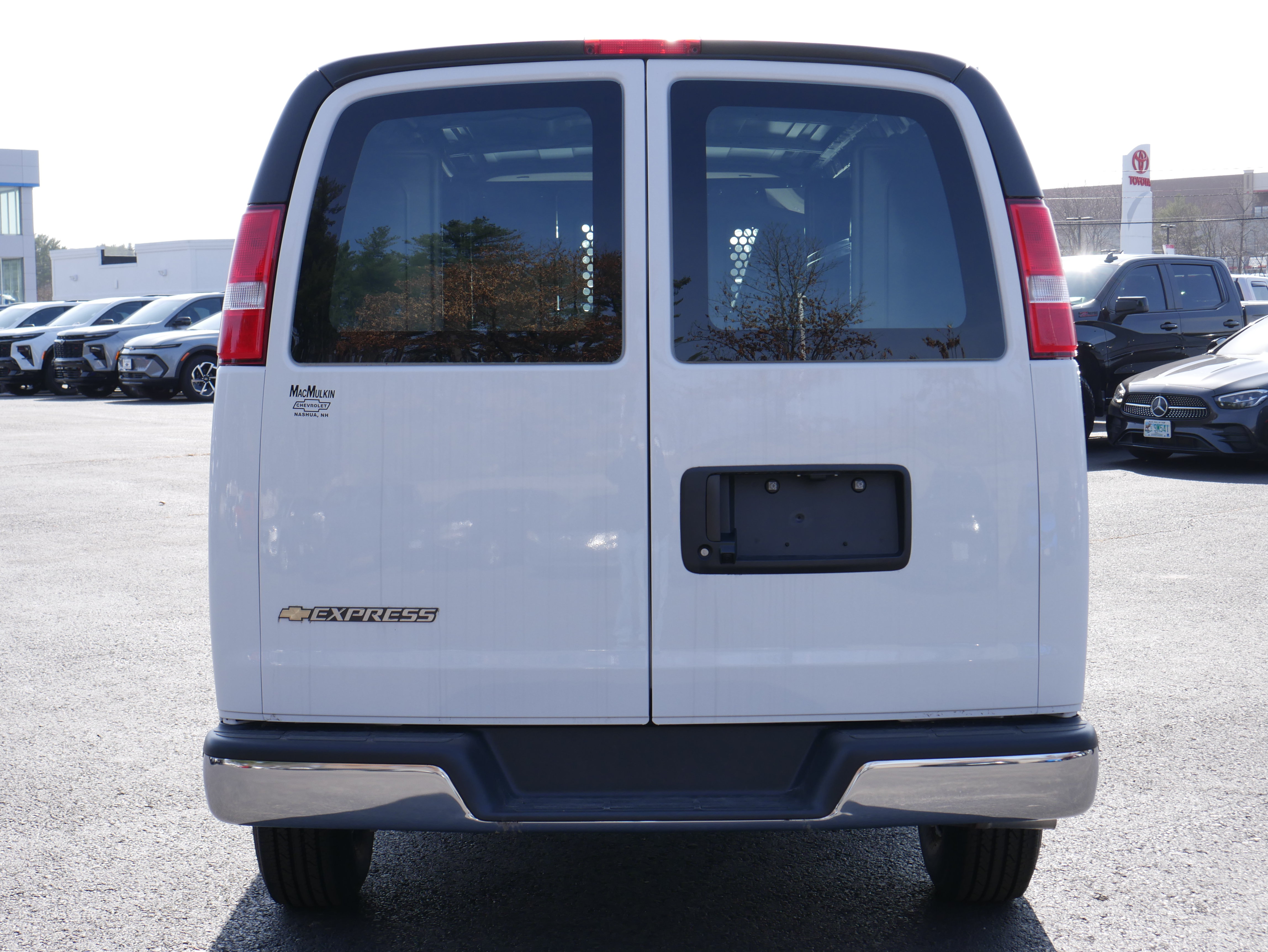 New 2025 Chevrolet Express 2500 w/ Driver Convenience Package RWD image 7