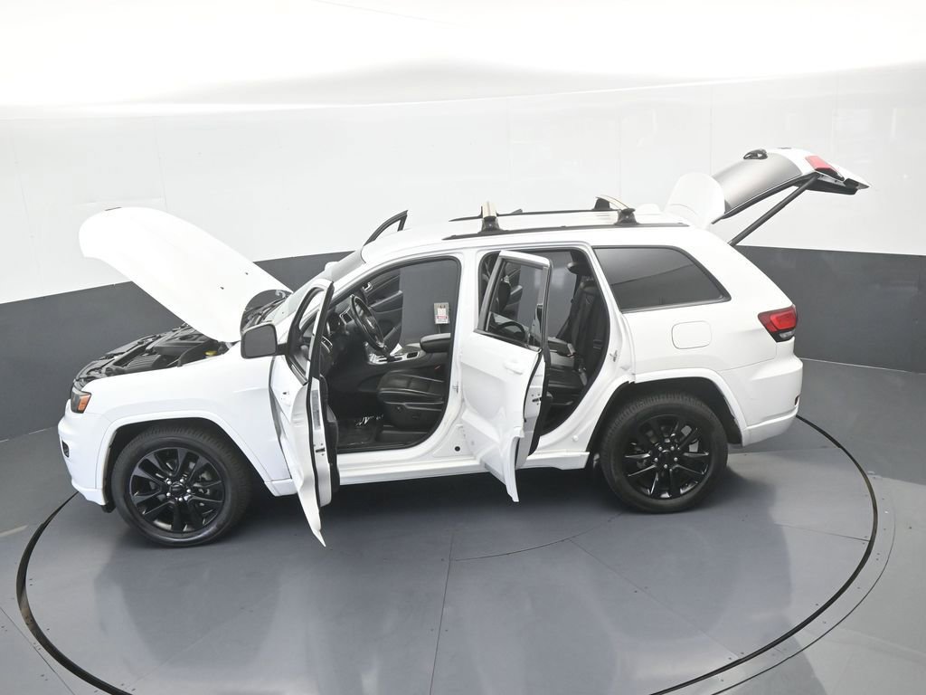 Used 2018 Jeep Grand Cherokee Altitude image 60