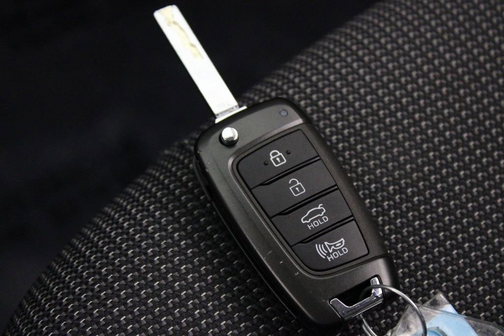 Certified 2022 Hyundai Accent SEL FWD image 28