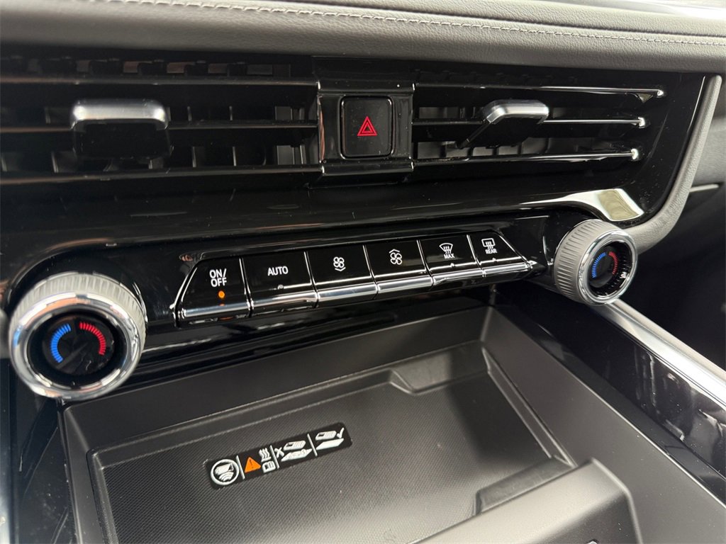 New 2026 Chevrolet Suburban LT w/ Comfort Package image 18