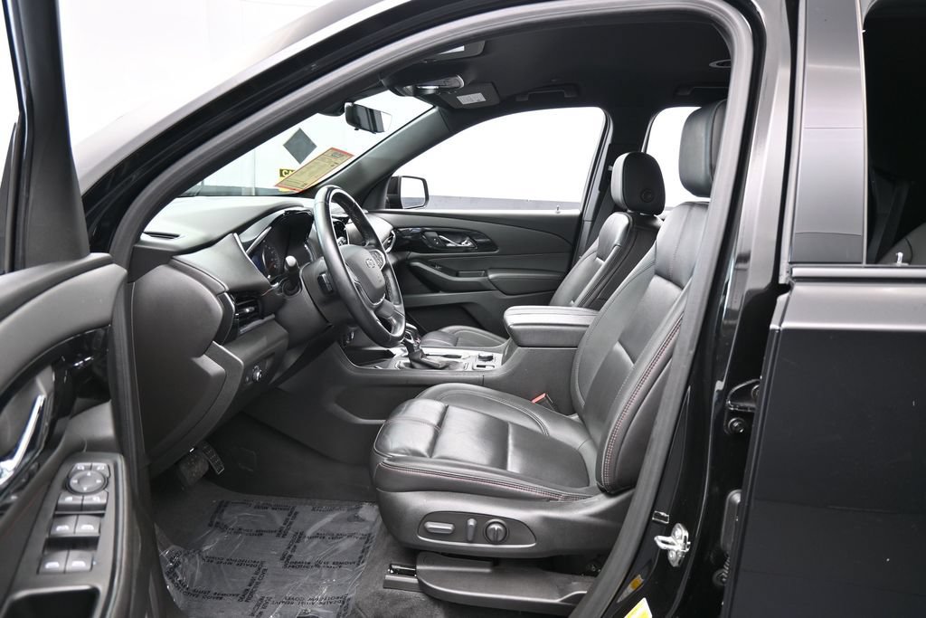 Used 2023 Chevrolet Traverse RS FWD image 10