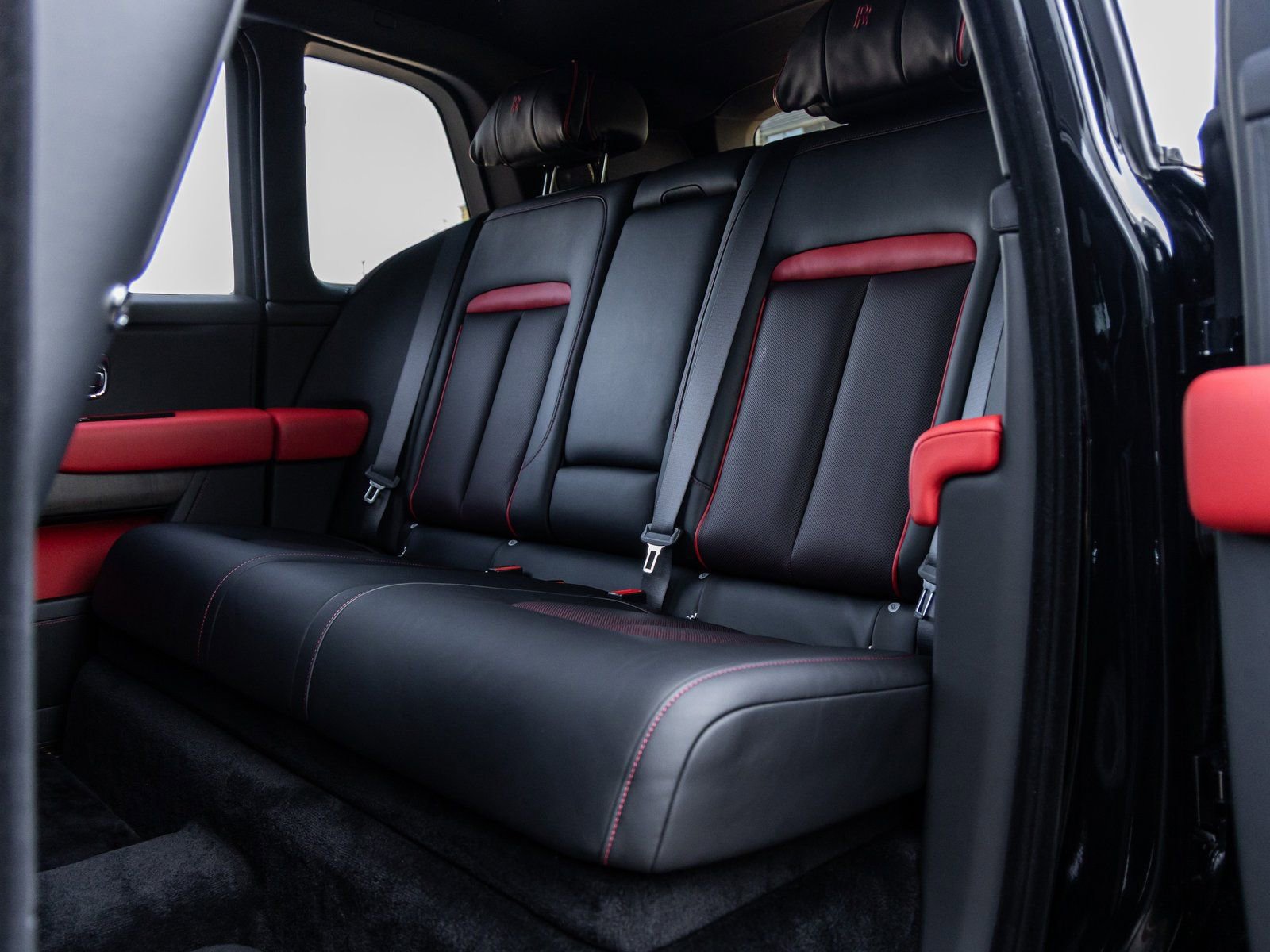 Certified 2025 Rolls-Royce Cullinan image 40