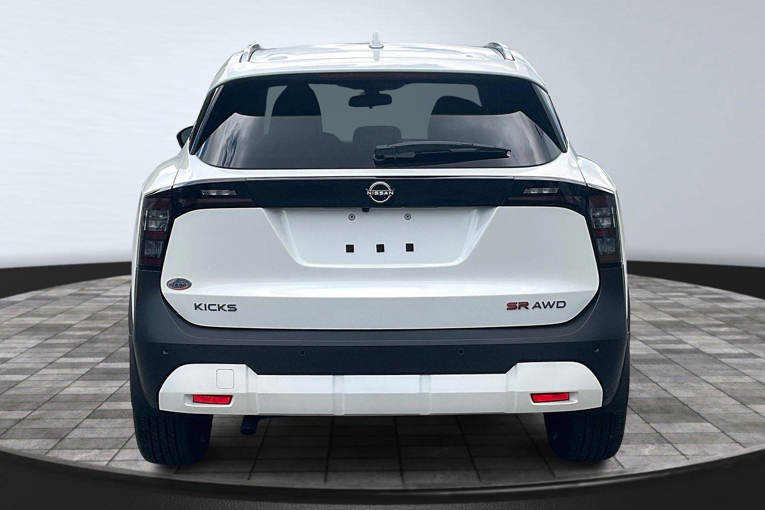 New 2025 Nissan Kicks SR image 5