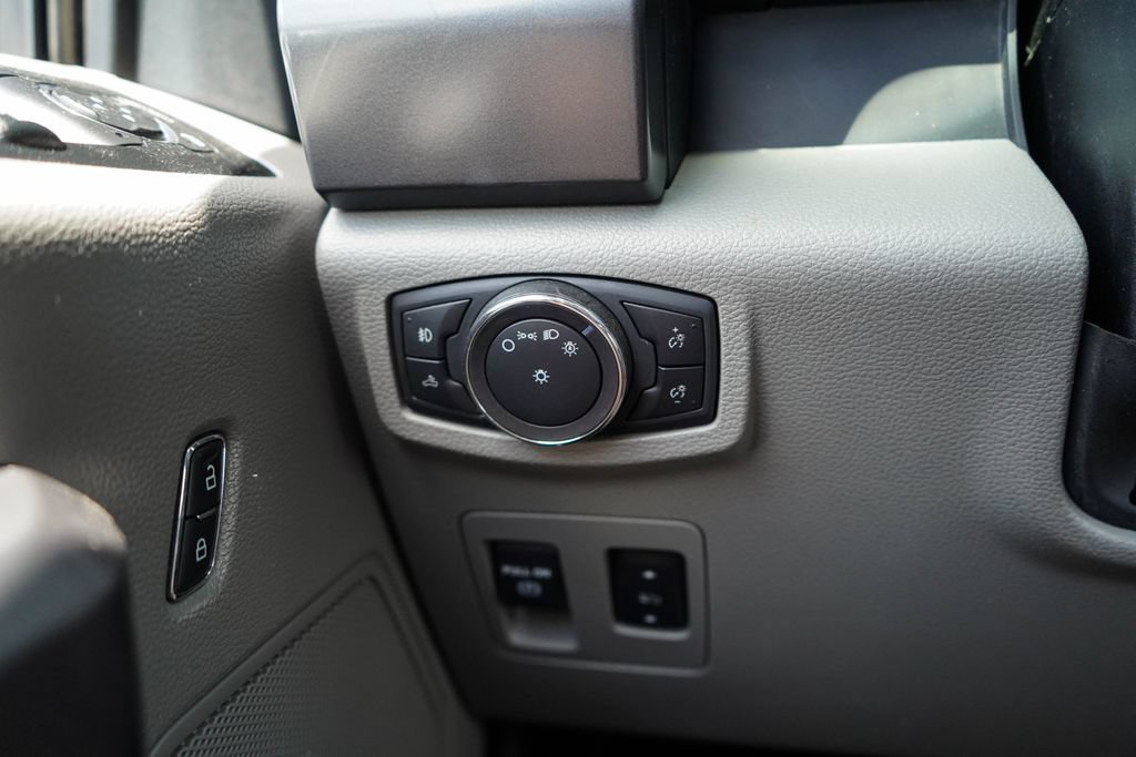 Used 2019 Ford F150 XLT w/ Equipment Group 302A Luxury AWD/4WD image 30