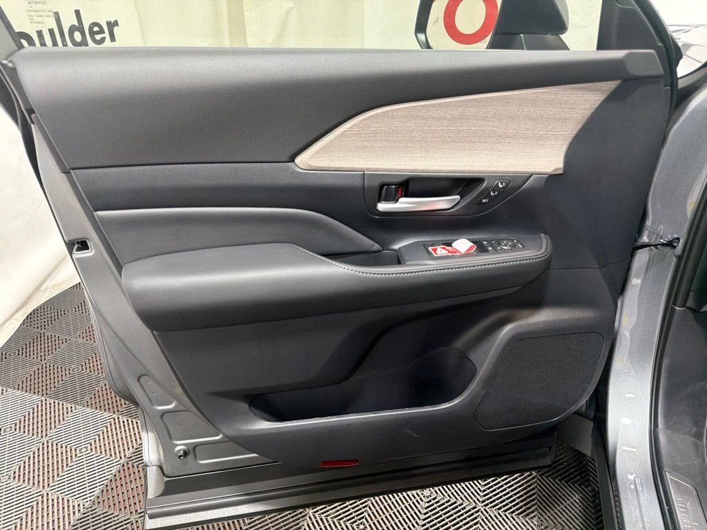 New 2026 Toyota Grand Highlander AWD image 24