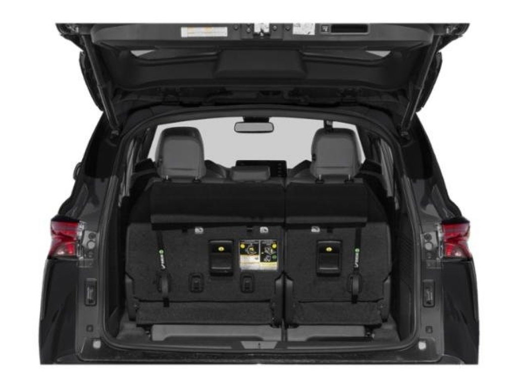 New 2026 Toyota Sienna XSE image 15