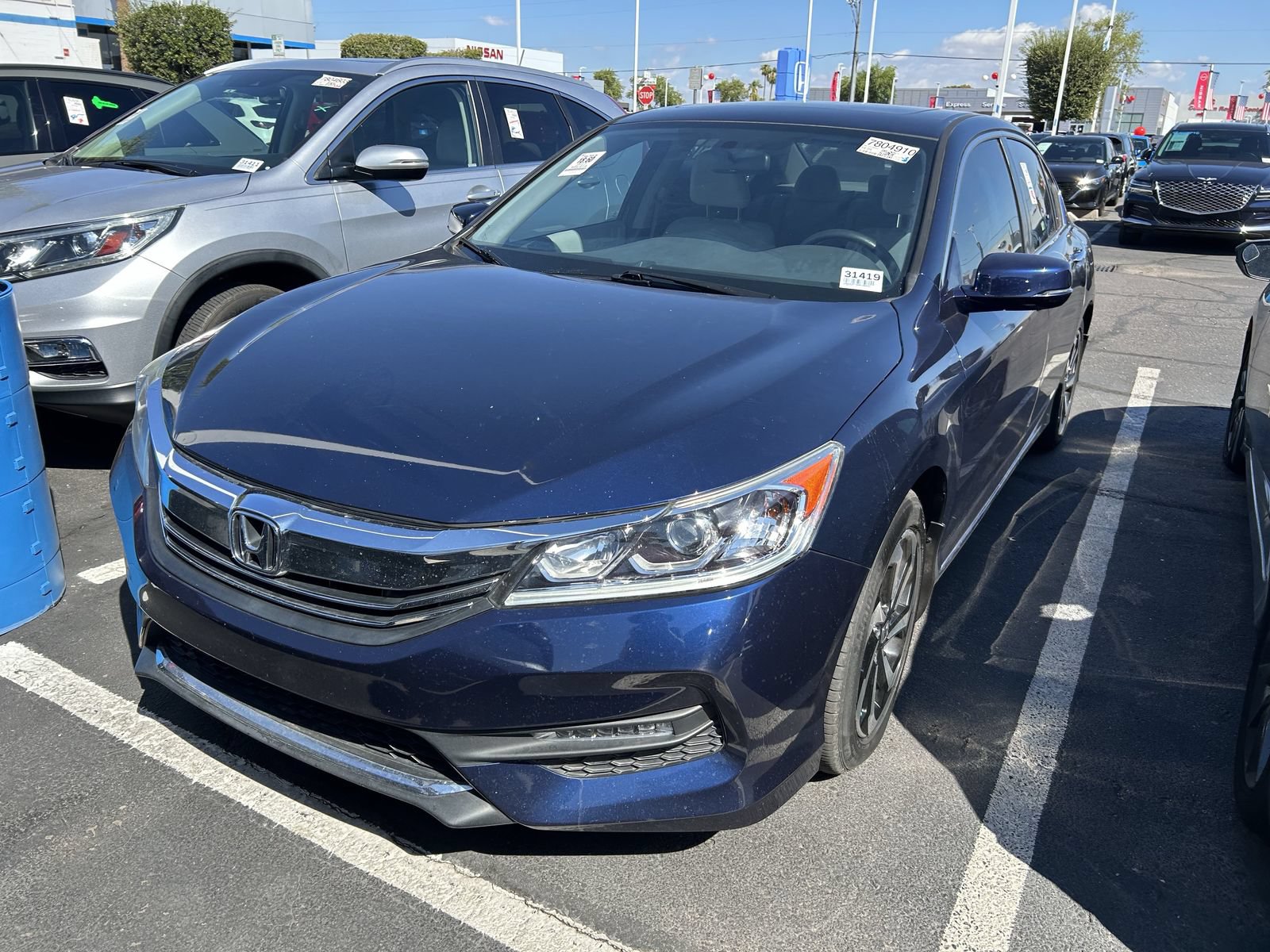 Used 2017 Honda Accord EX image 2