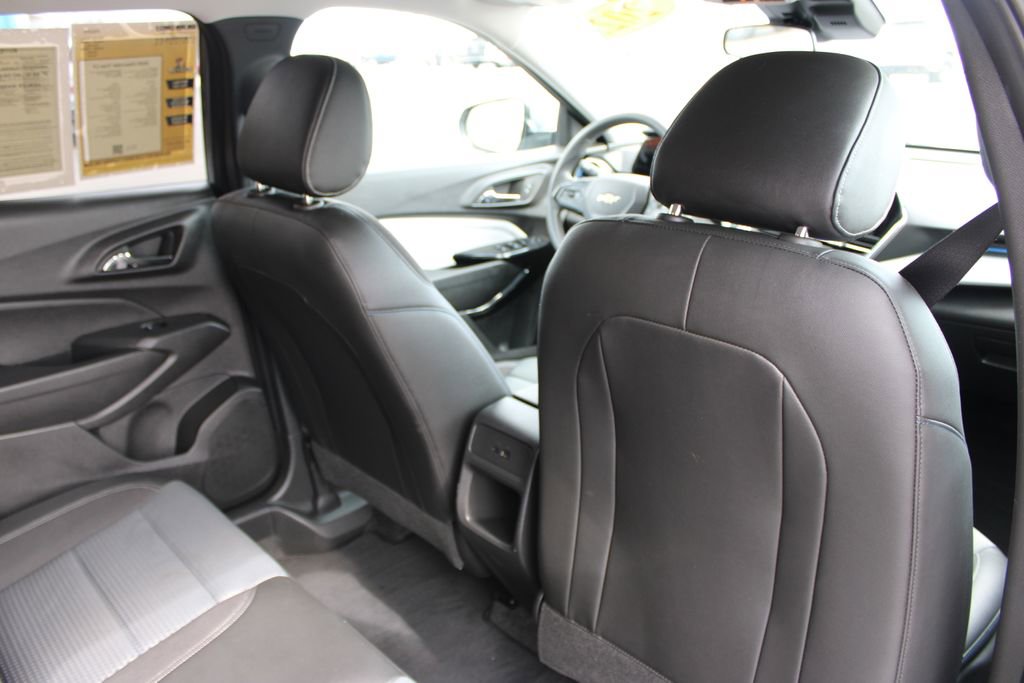 Used 2025 Chevrolet Trax LT image 29