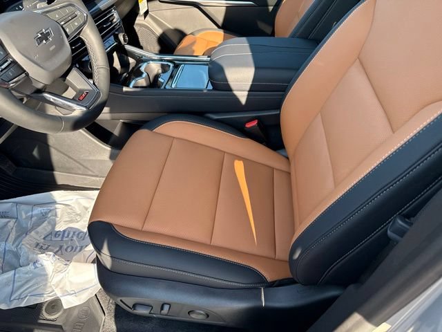 New 2027 Chevrolet Traverse Z71 w/ LPO, Floor Liner Package AWD/4WD image 16