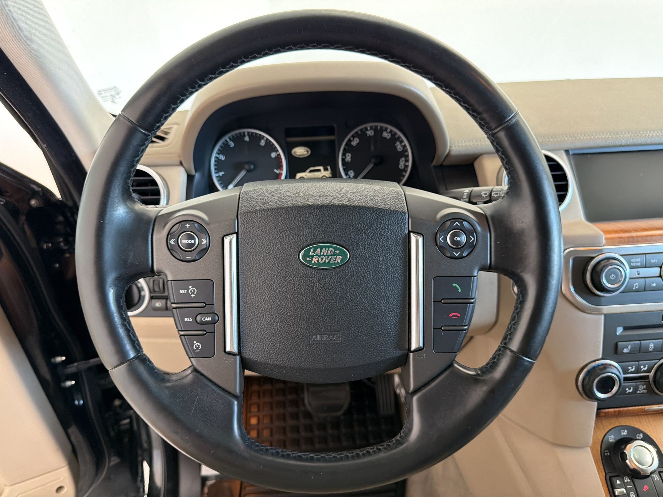 Used 2011 Land Rover LR4 HSE AWD/4WD image 18