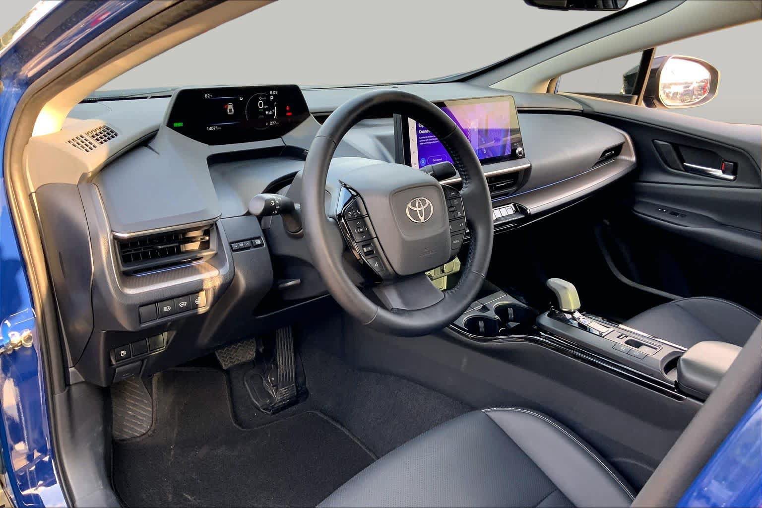 Used 2024 Toyota Prius XLE AWD/4WD image 18