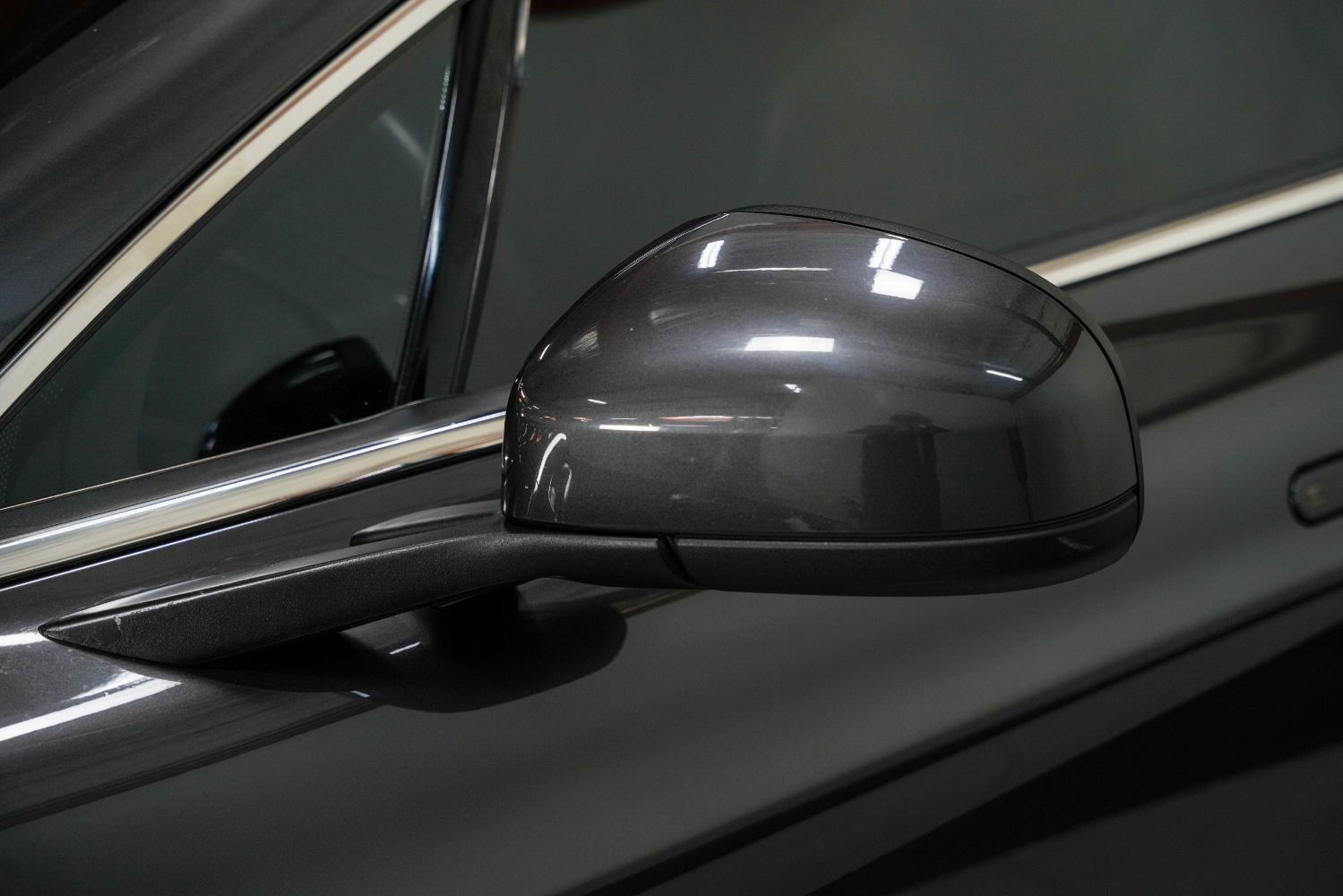 Used 2011 Aston Martin Rapide Luxe RWD image 16