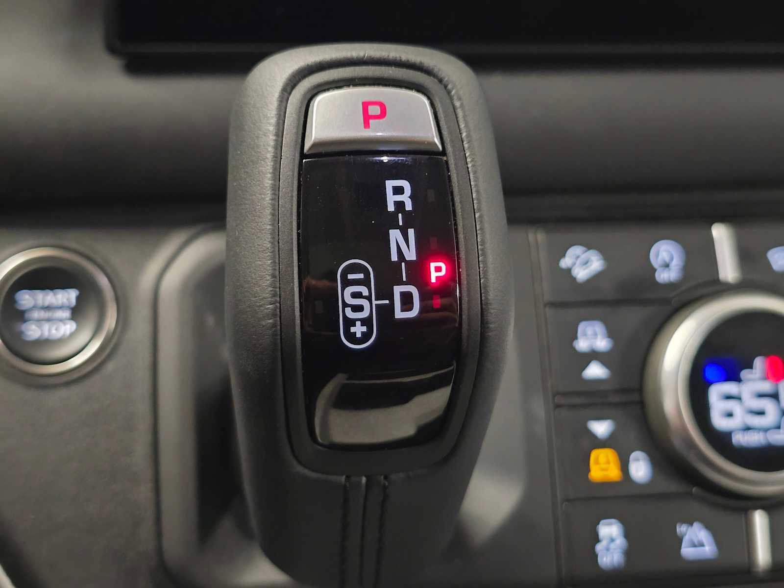 Used 2025 Land Rover Defender 110 S AWD/4WD image 37