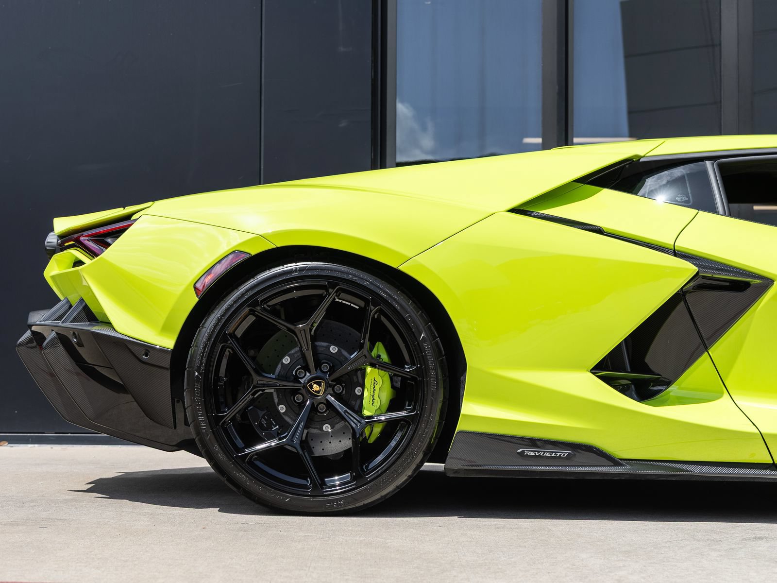 Used 2025 Lamborghini Revuelto AWD/4WD image 30