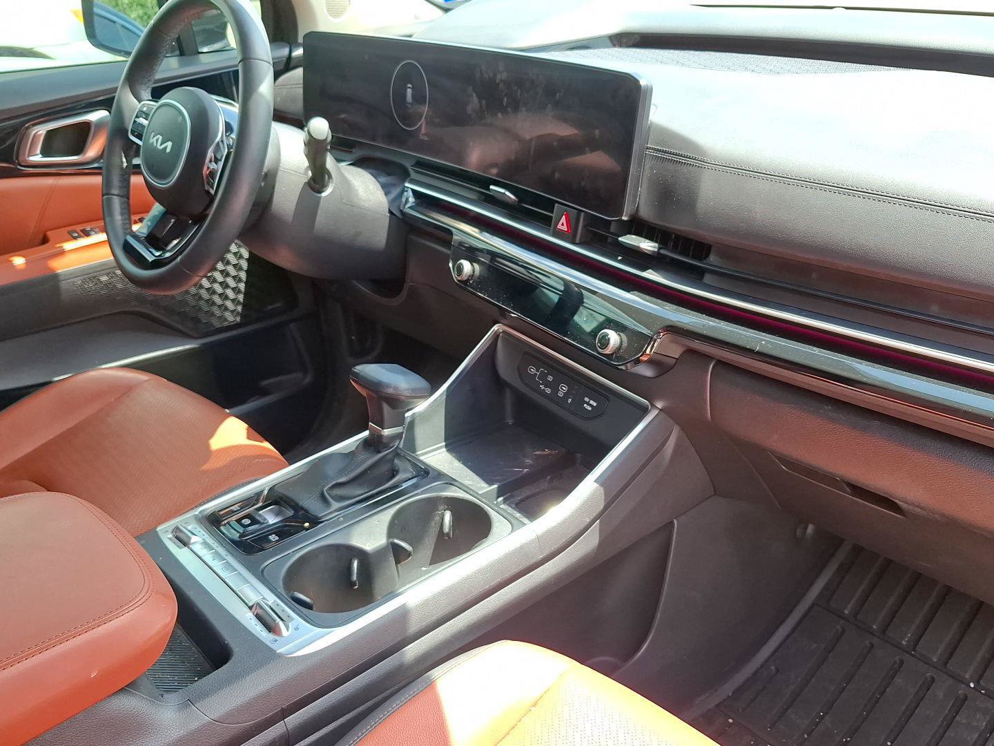 Used 2025 Kia Carnival SX Prestige FWD image 14