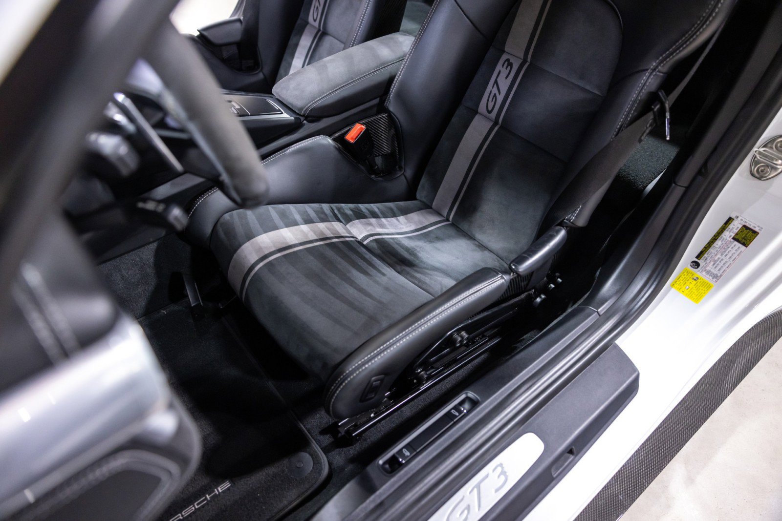 Used 2018 Porsche 911 GT3 image 33