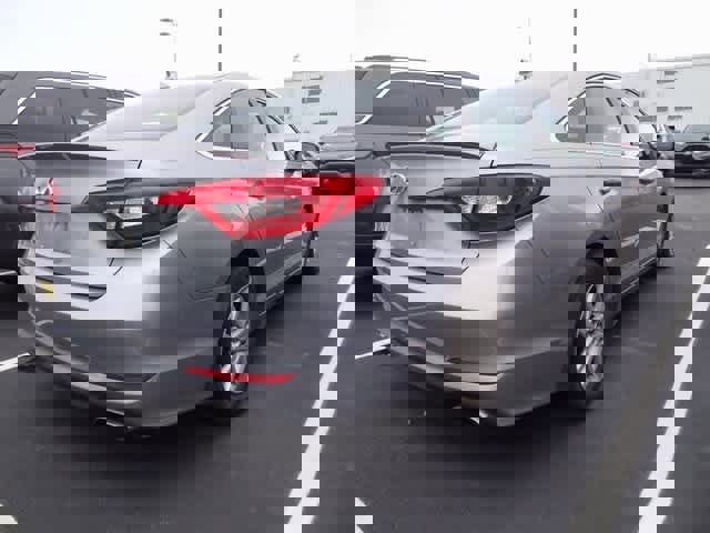 Used 2015 Hyundai Sonata SE image 4