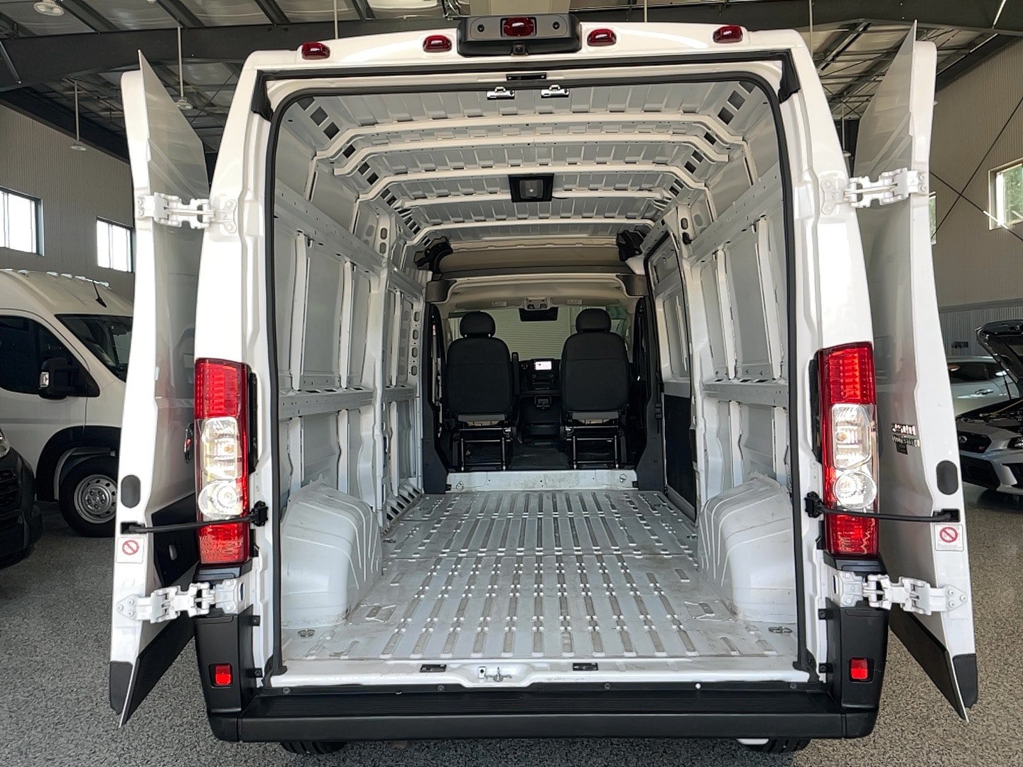 Used 2026 RAM ProMaster 2500 w/ Convenience Group FWD image 7