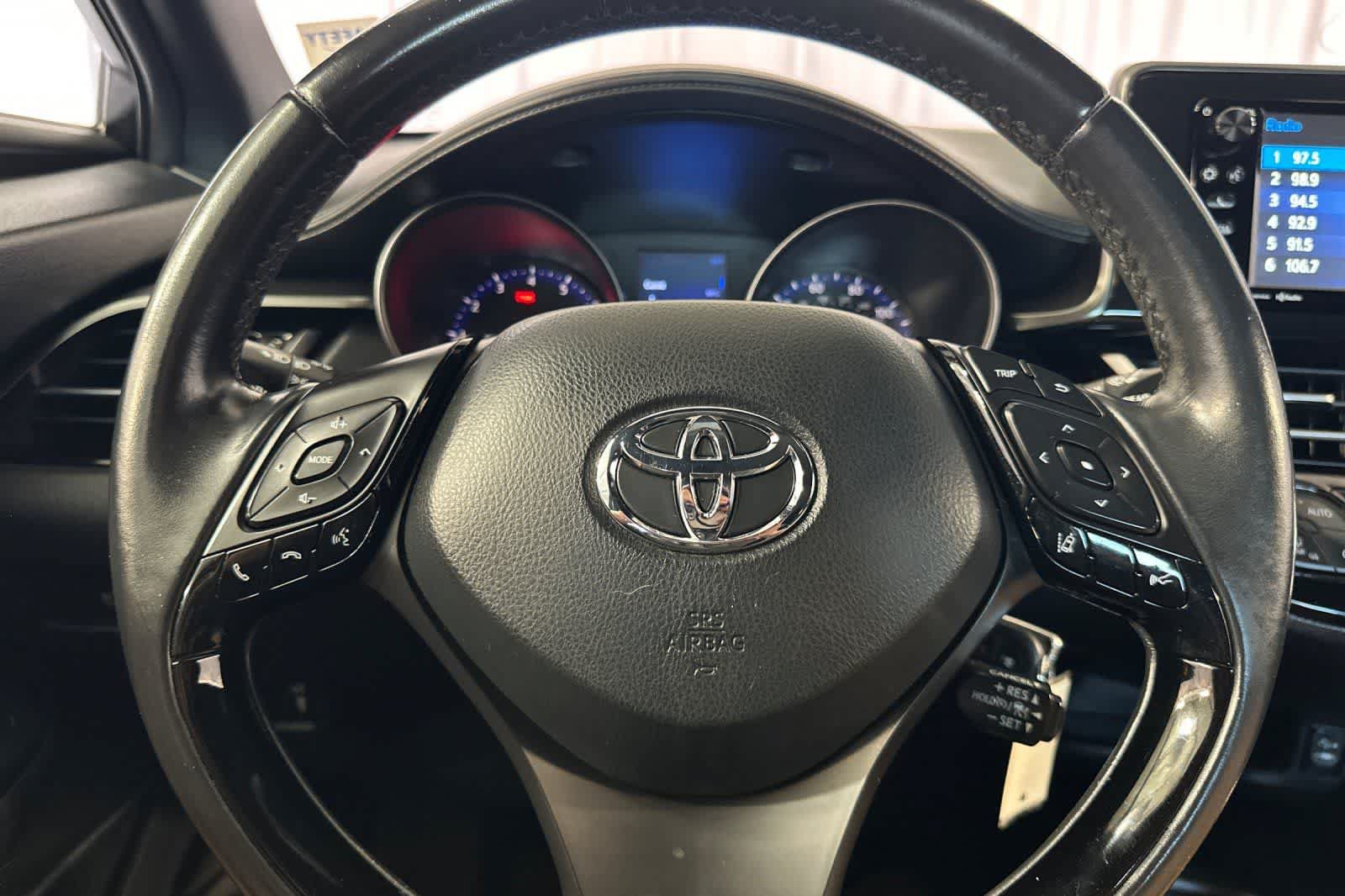 Used 2018 Toyota C-HR XLE FWD image 27