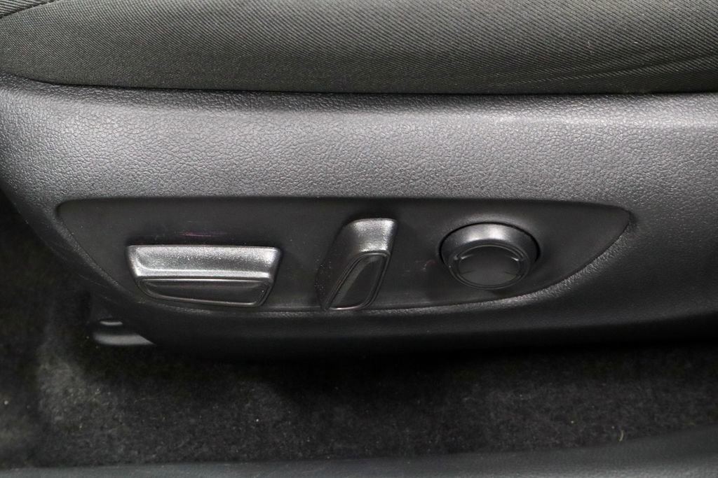 Used 2024 Toyota RAV4 XLE AWD/4WD image 23