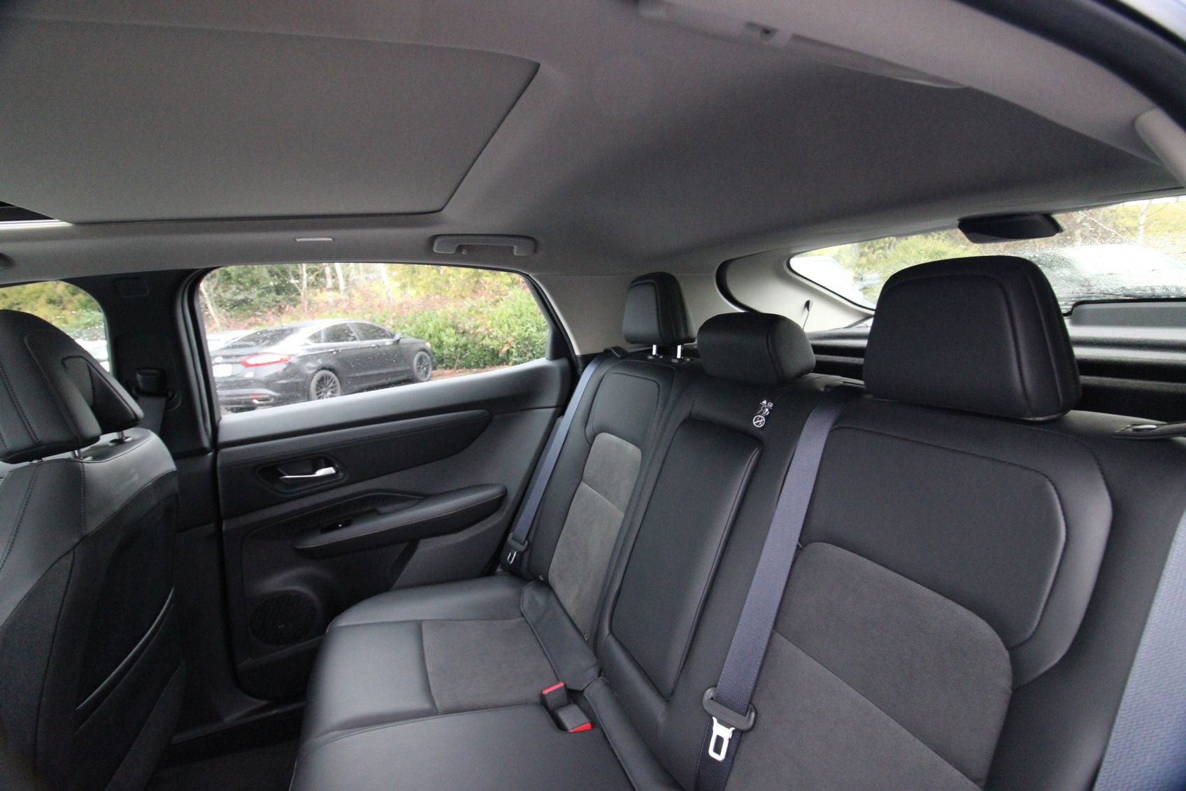 Used 2023 Nissan Ariya FWD image 28