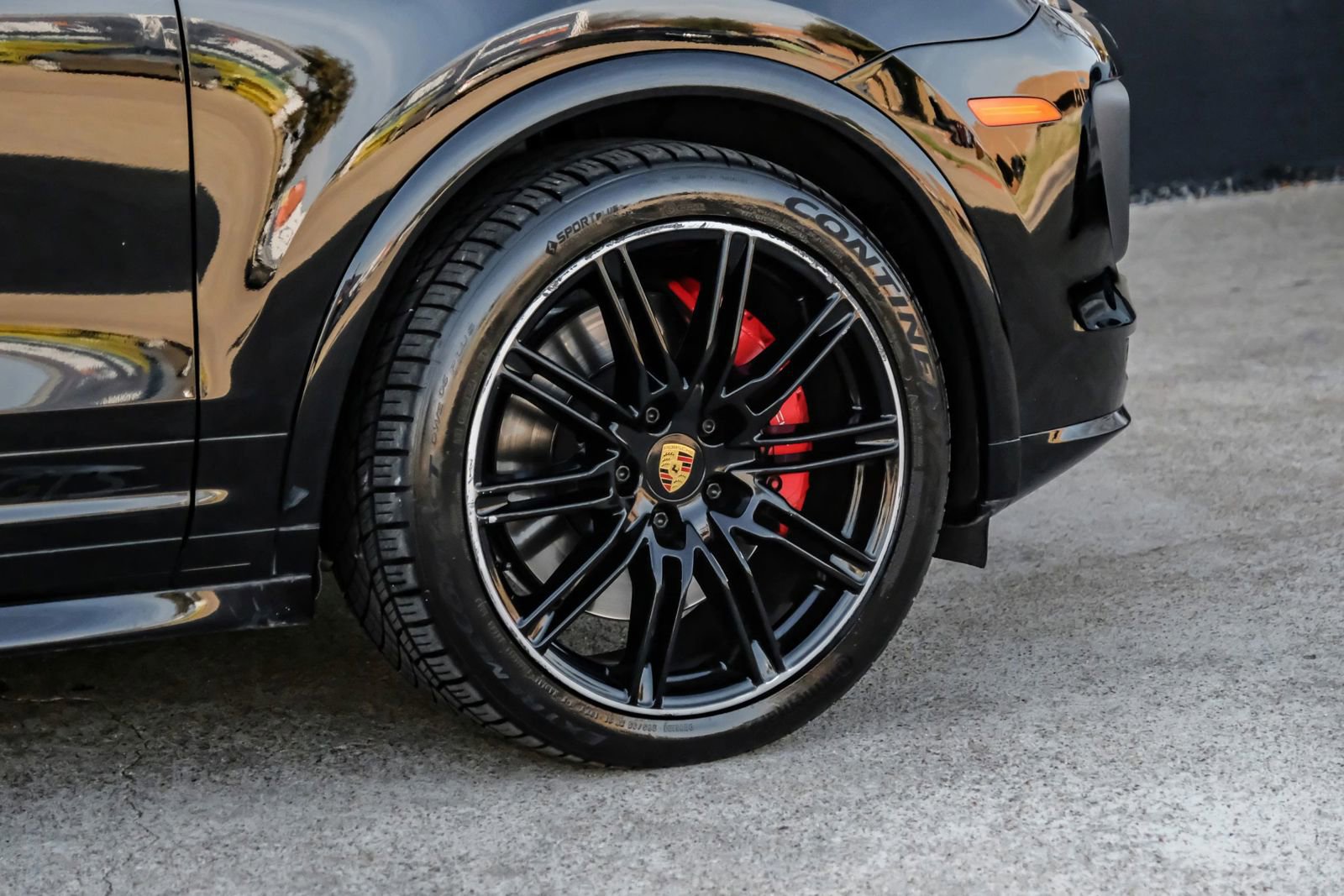 Used 2018 Porsche Cayenne GTS w/ Premium Package Plus image 62