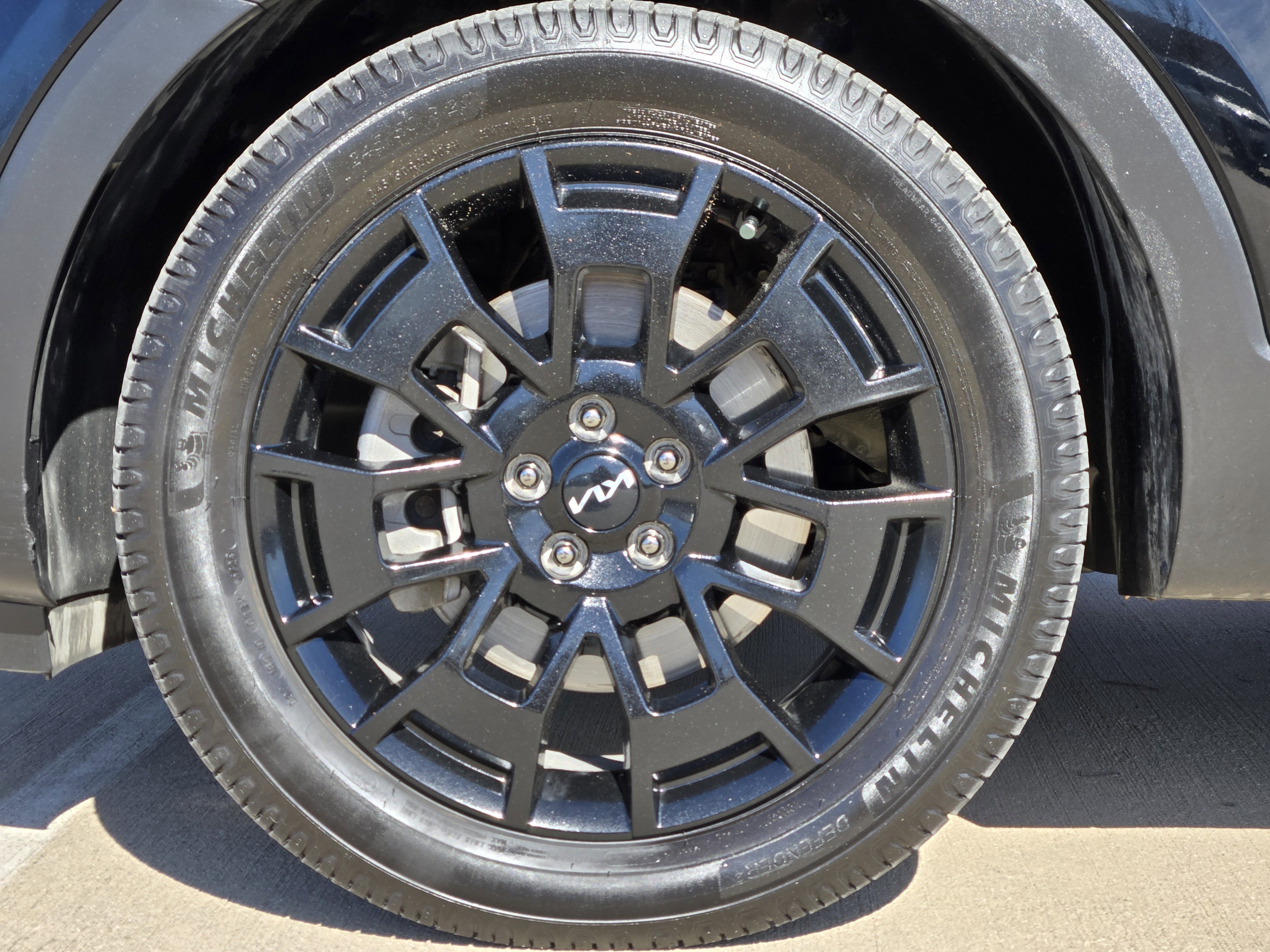 Used 2022 Kia Telluride SX w/ Nightfall Edition Package image 17