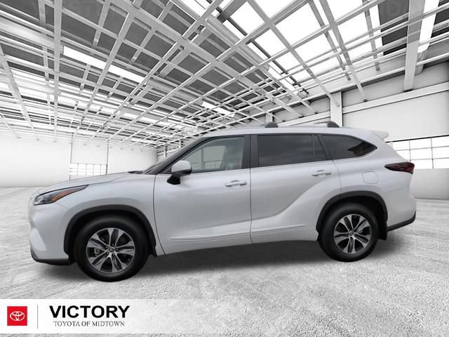 Certified 2025 Toyota Highlander XLE AWD/4WD image 7