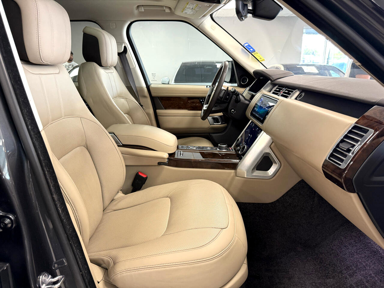 Used 2020 Land Rover Range Rover HSE image 27