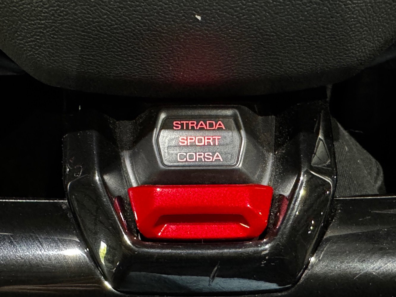 Used 2022 Lamborghini Huracan EVO image 38