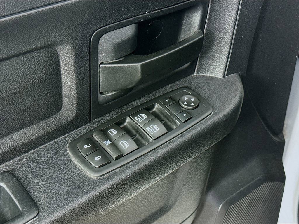 Used 2016 RAM 1500 Express RWD image 19