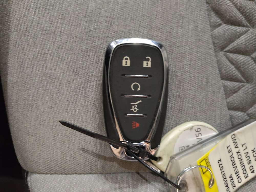 Used 2024 Chevrolet Equinox LT image 32