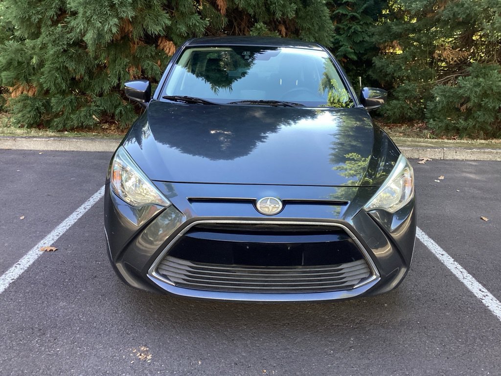 Used 2016 Scion iA FWD image 17