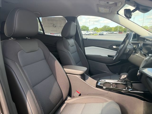 New 2026 Chevrolet Trax LT w/ Driver Confidence Package FWD image 11